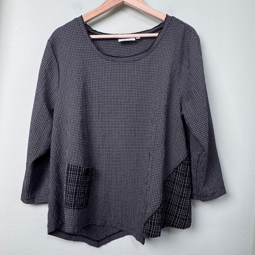 Habitat Clothes To Live In Grid Print Asymmetric Top Black White Artsy Size L